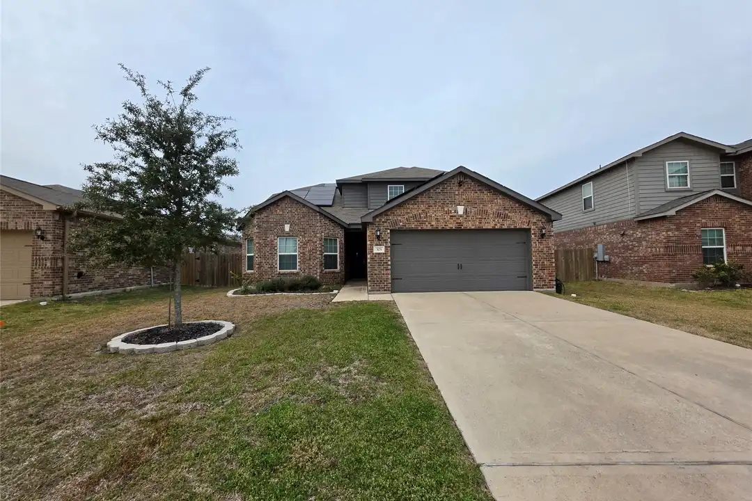305 Lone Mountain Dr - View 2