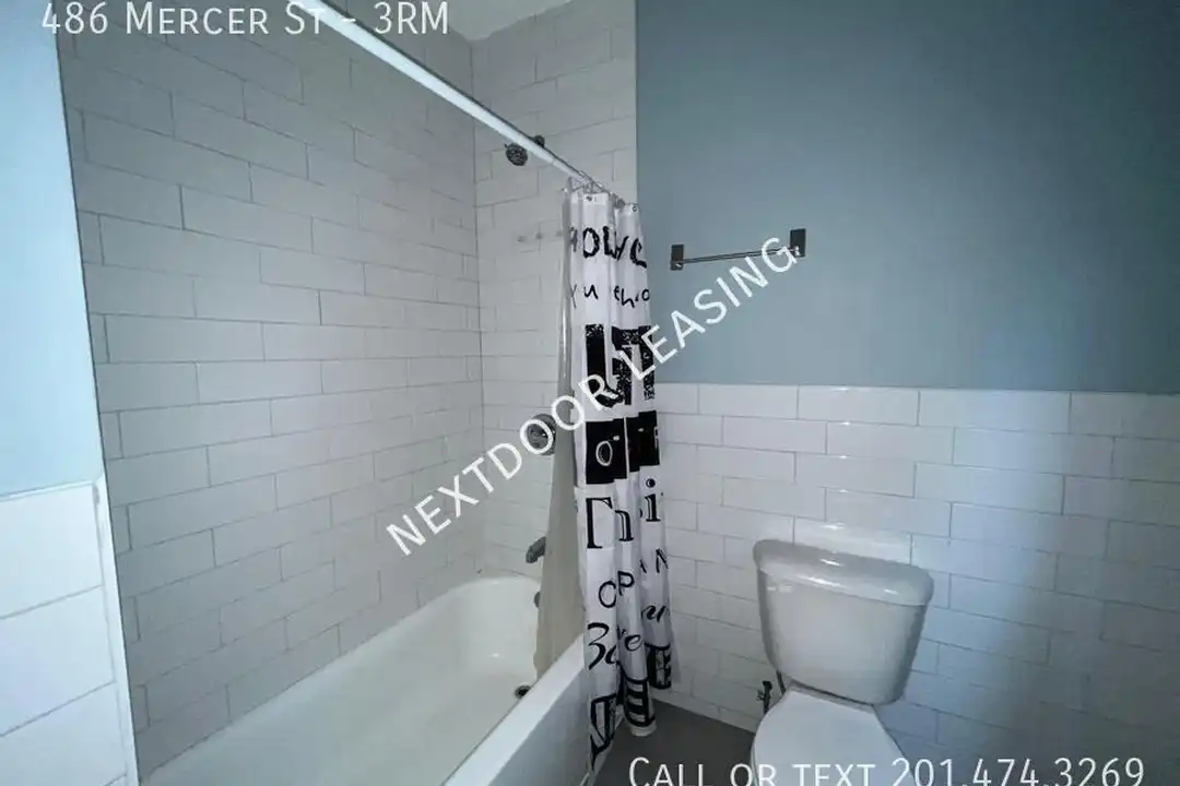 486 Mercer St - View 3
