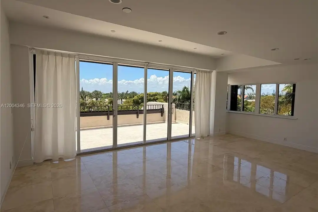 151 Crandon Blvd #444 - More