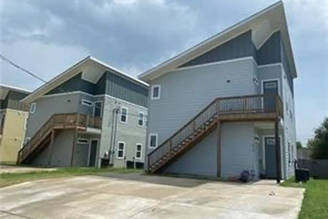 1310 Hausman Dr – photo 1