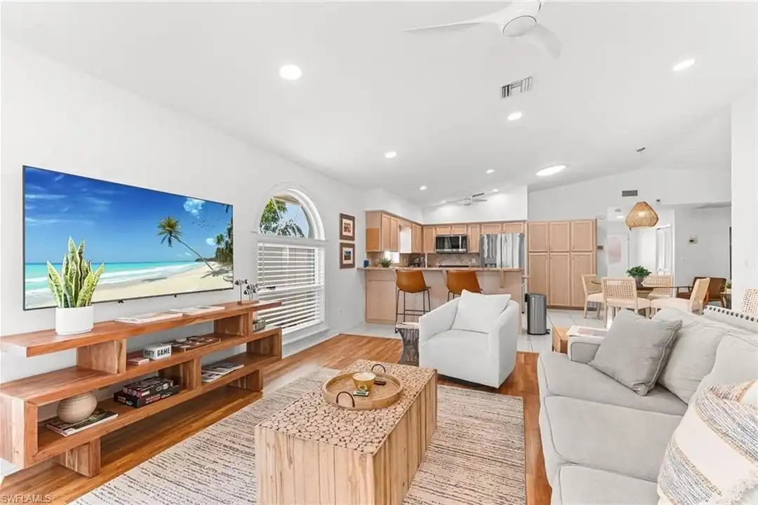 690 100th Ave N - View 5