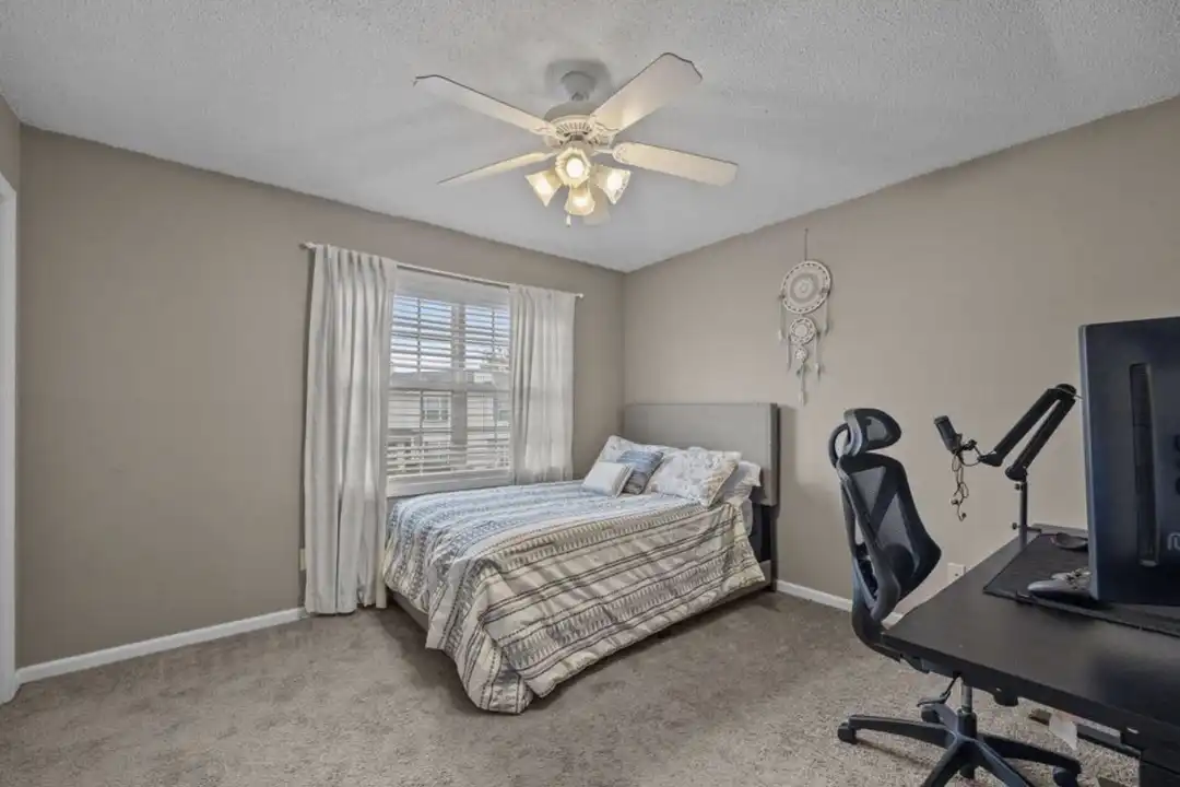 3917 Sterling Pointe Dr - More