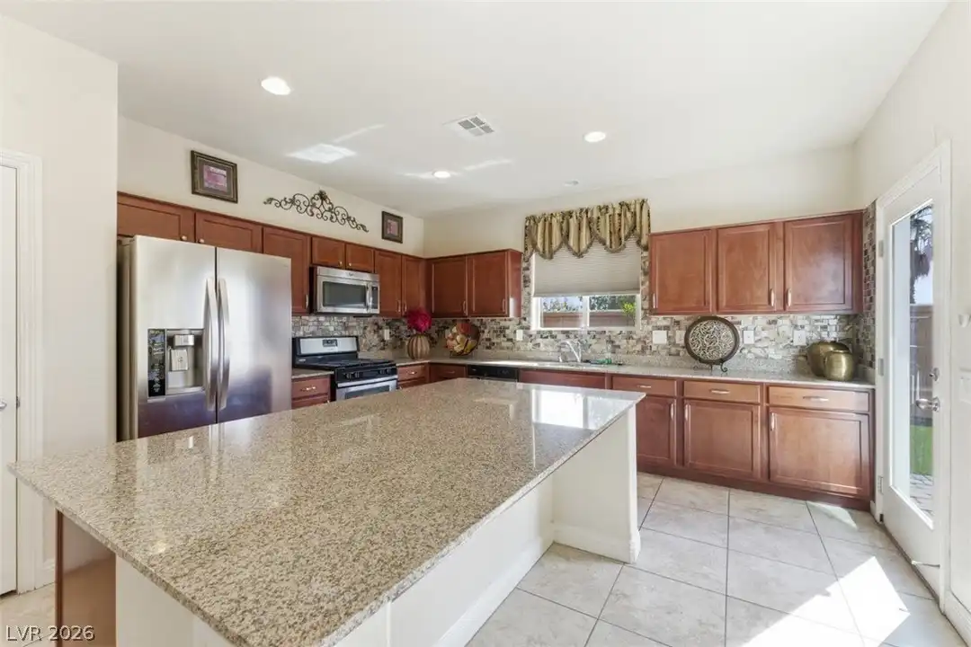 32 Lily Grove Rd - View 5