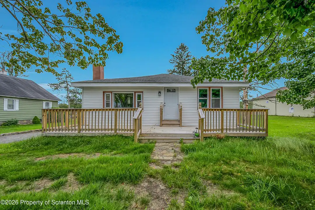 664 Laurel Dr #FRONT – photo 1 of 21