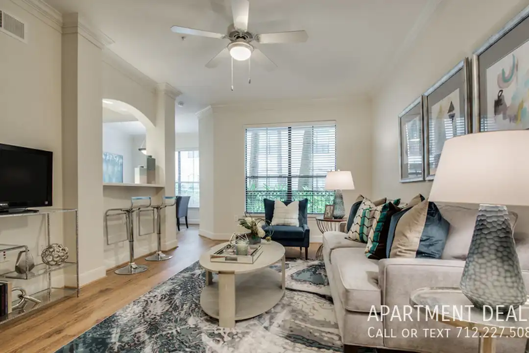 Apartment in Houston, Greenway / Upper Kirby, Greenway - View 5