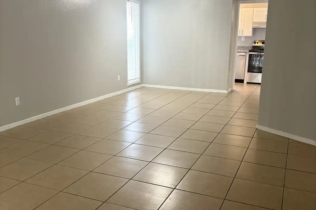 1302 Waldron Rd unit 102 - View 5