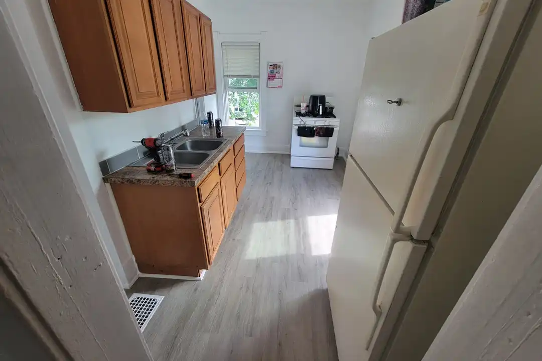 1213 Western Ave unit 1213 western ave – photo 1
