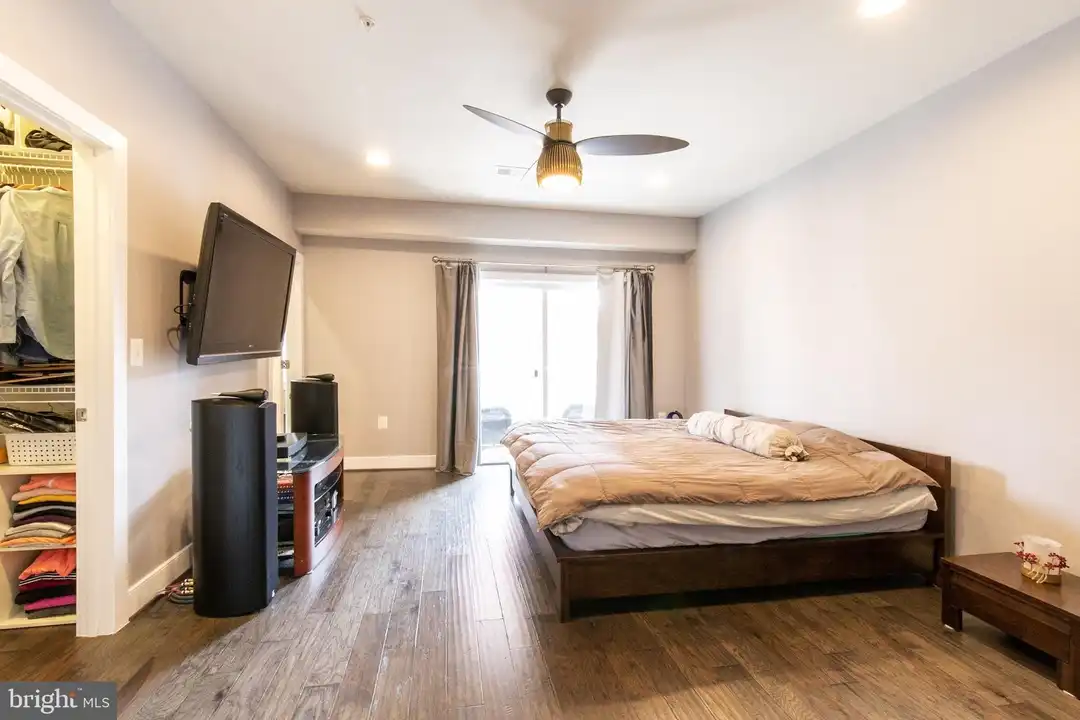 2203 Richmond Hwy #101 - View 6