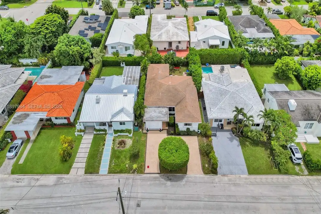 8851 Byron Ave - View 3