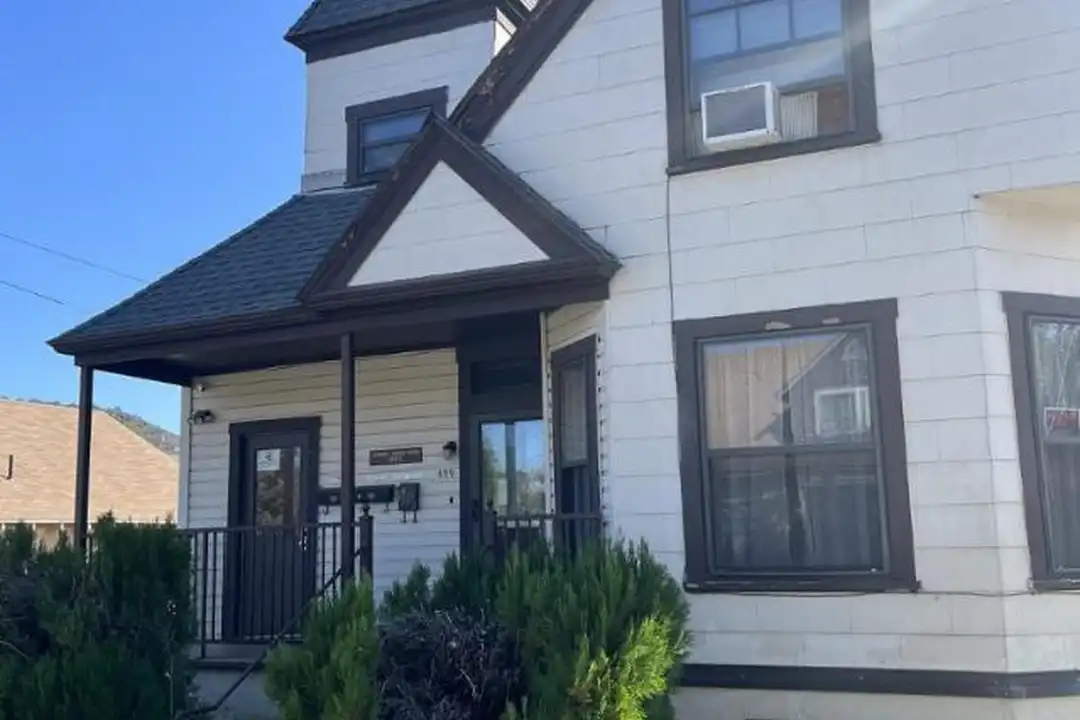 429 North St – photo 1 of 7