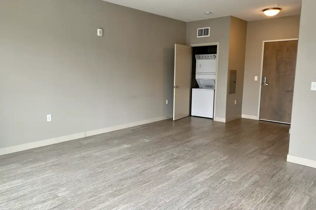 1501 Como Ave SE unit 100 – pohled 3
