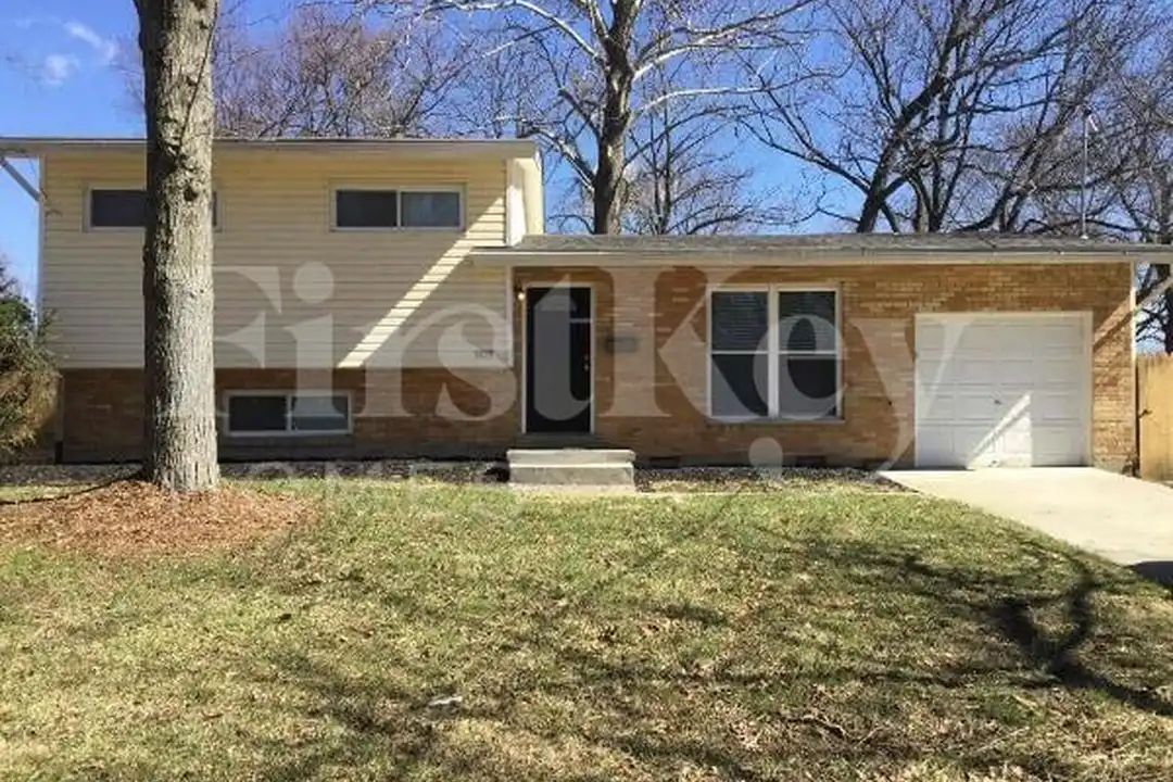 11428 Framingham Dr – photo 1