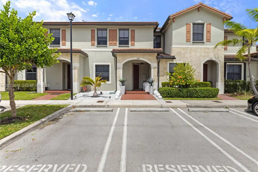 Apartment in Hialeah - View 5
