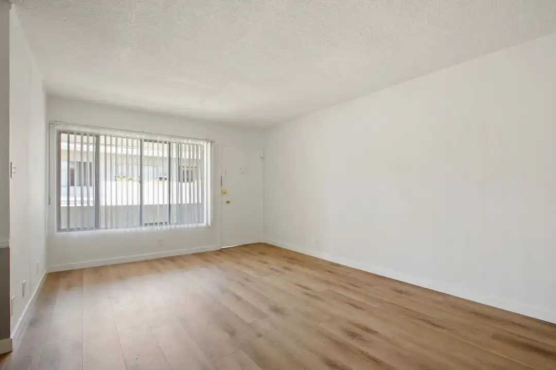 11615 Darlington Ave unit 09 - View 6