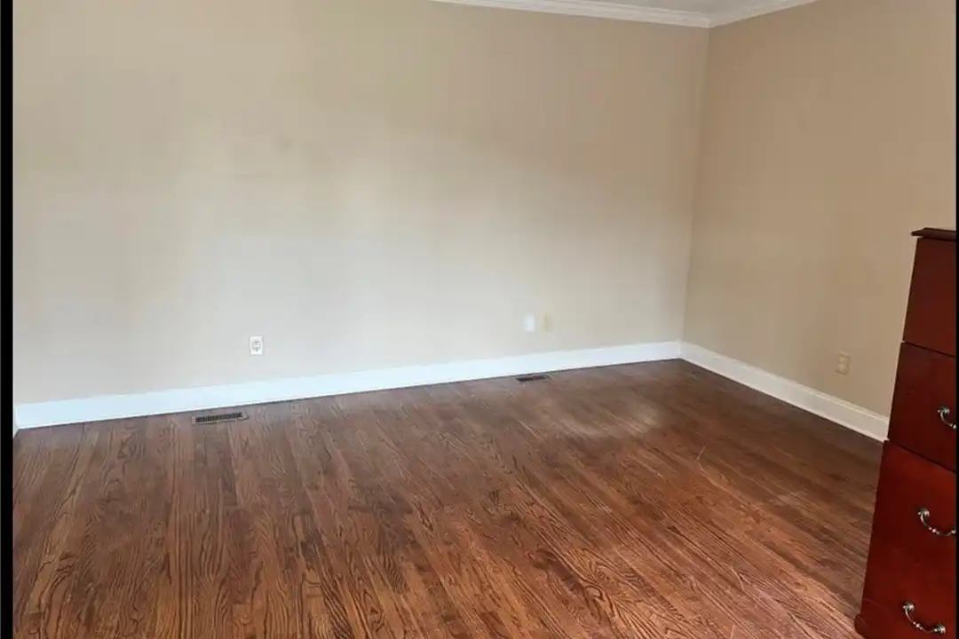 4807 S Main St - View 2
