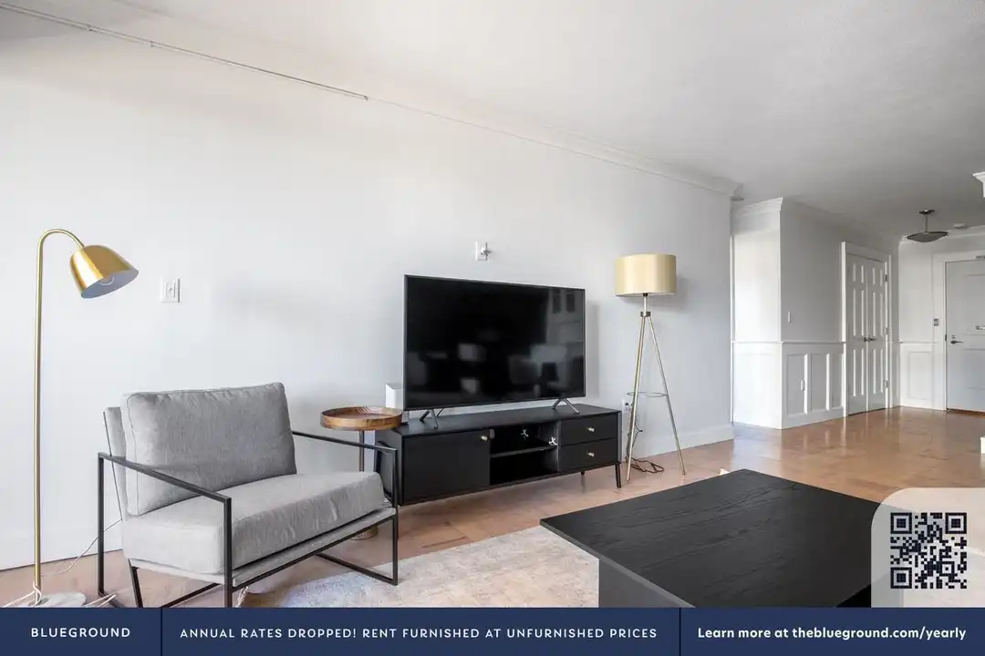 Apartment in Boston, West End - View 3