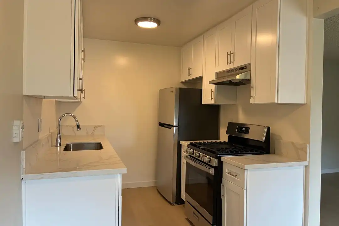 319 N Kenwood St unit 319-8 - View 5