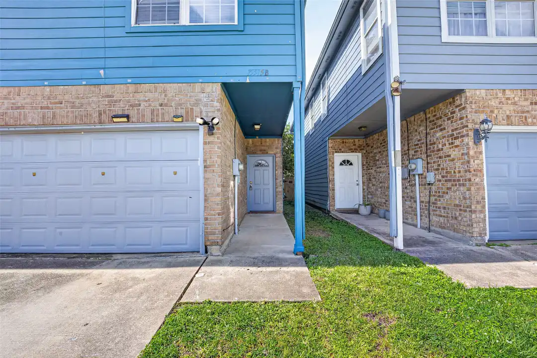 15515 Waldron Cir unit B - View 2