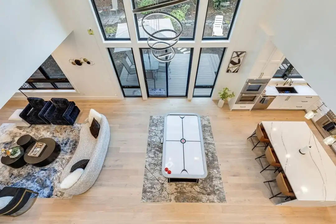 House in Bellevue - View 3