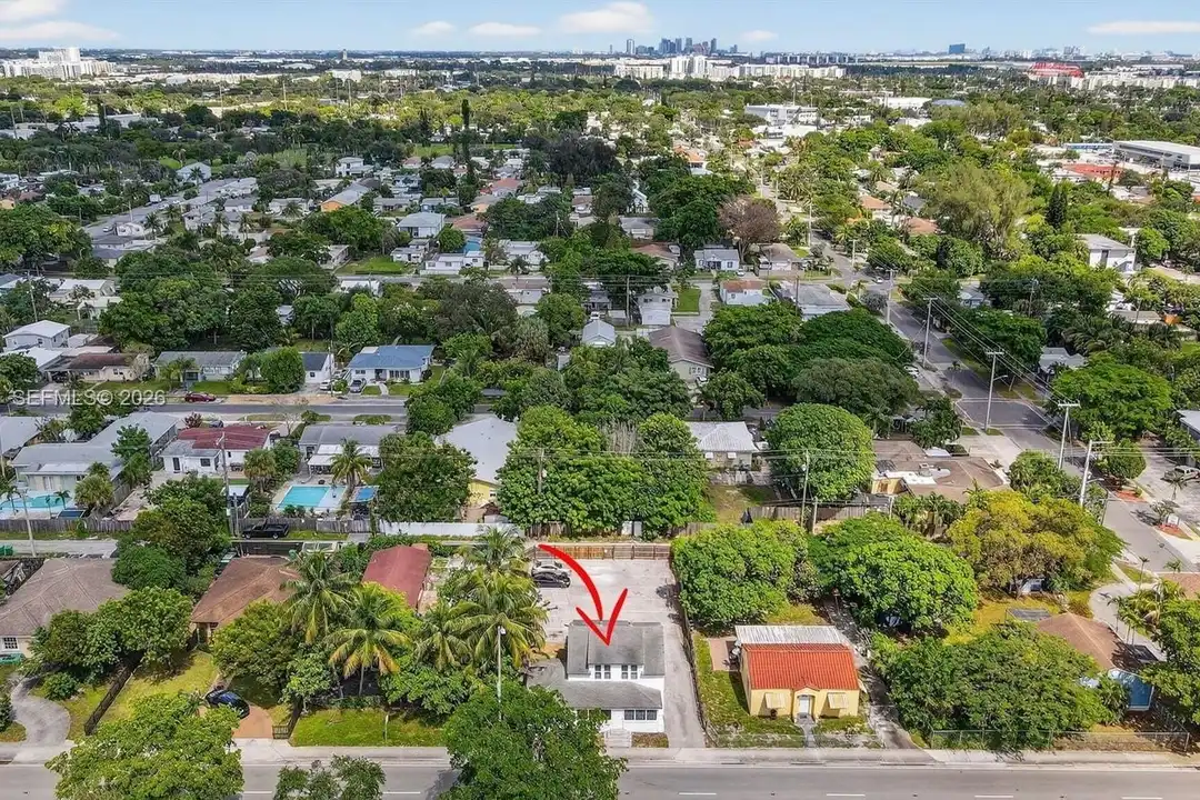 220 SW 16th St #BACK - View 2
