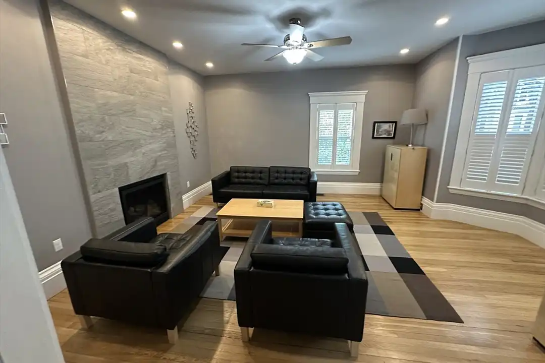 315 Windsor St unit 315 - View 2