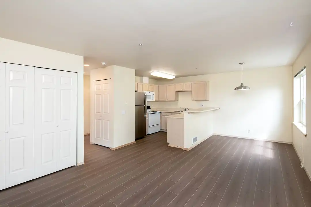 928 N 97th St unit 303 – pohled 6