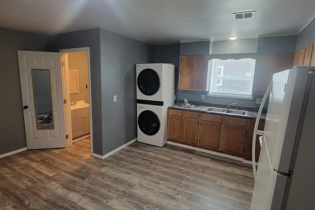 611 S Willow Ave unit Unit 18C – photo 1 of 6