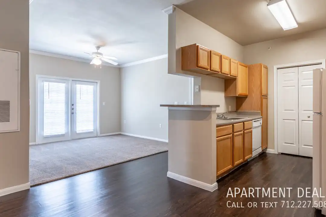 10187 Windmill Lakes Blvd – pohled 5