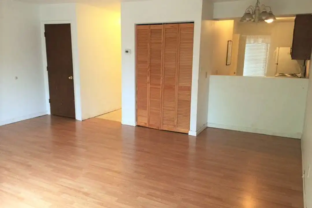 98 Hudson Ave unit 1 – photo 1