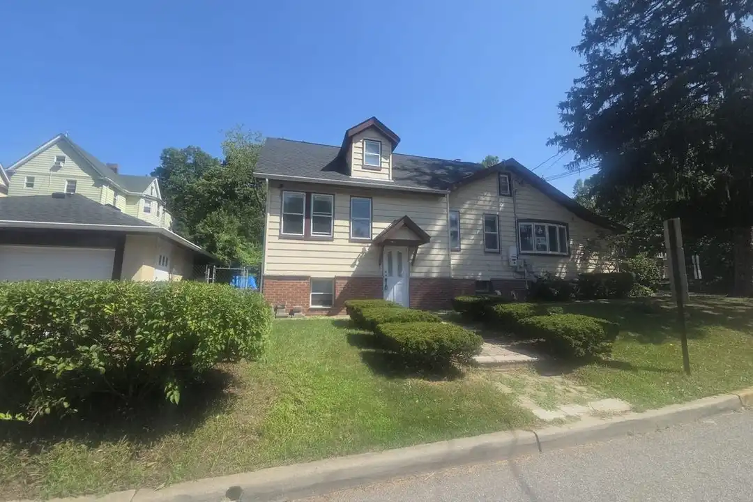 101 Maple St – photo 1 of 17