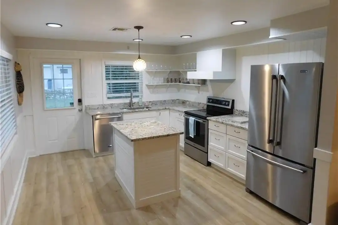 74 7th St #12 - View 3