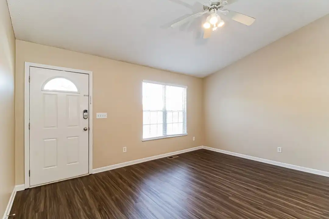 330 W Holt St - View 3