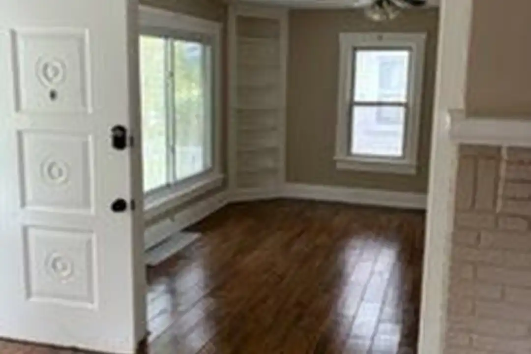 14408 Elm Ave – photo 1