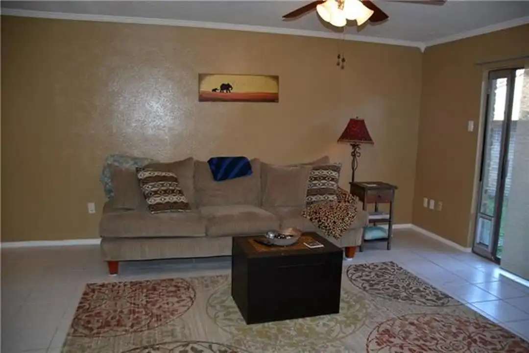 839E Dublin Dr unit 1 - View 5