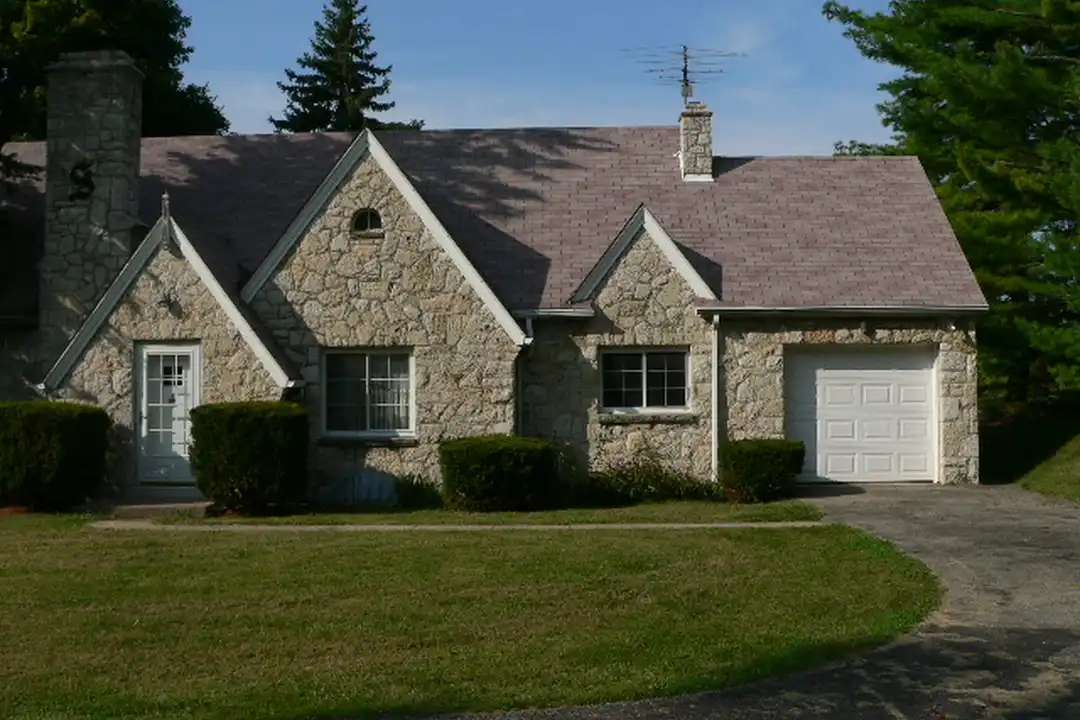 4490 Kemp Rd – photo 1