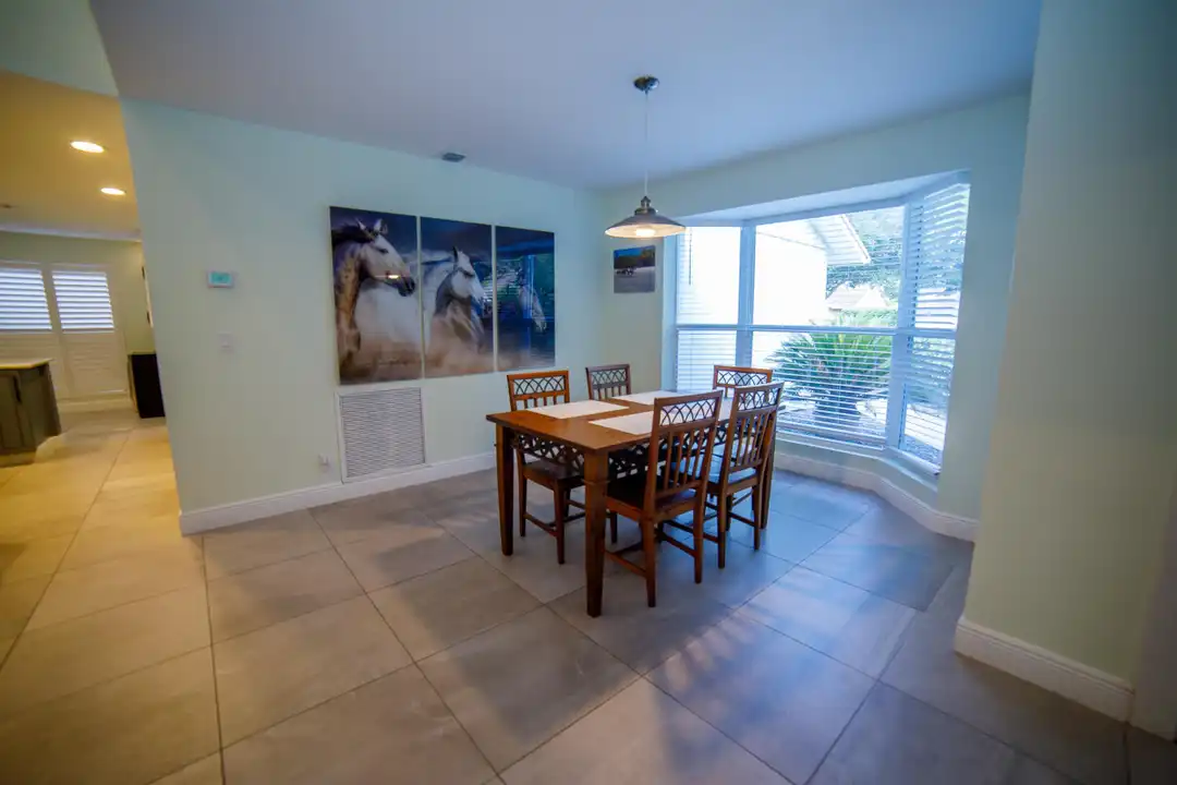 900 Cosmos Ct - More