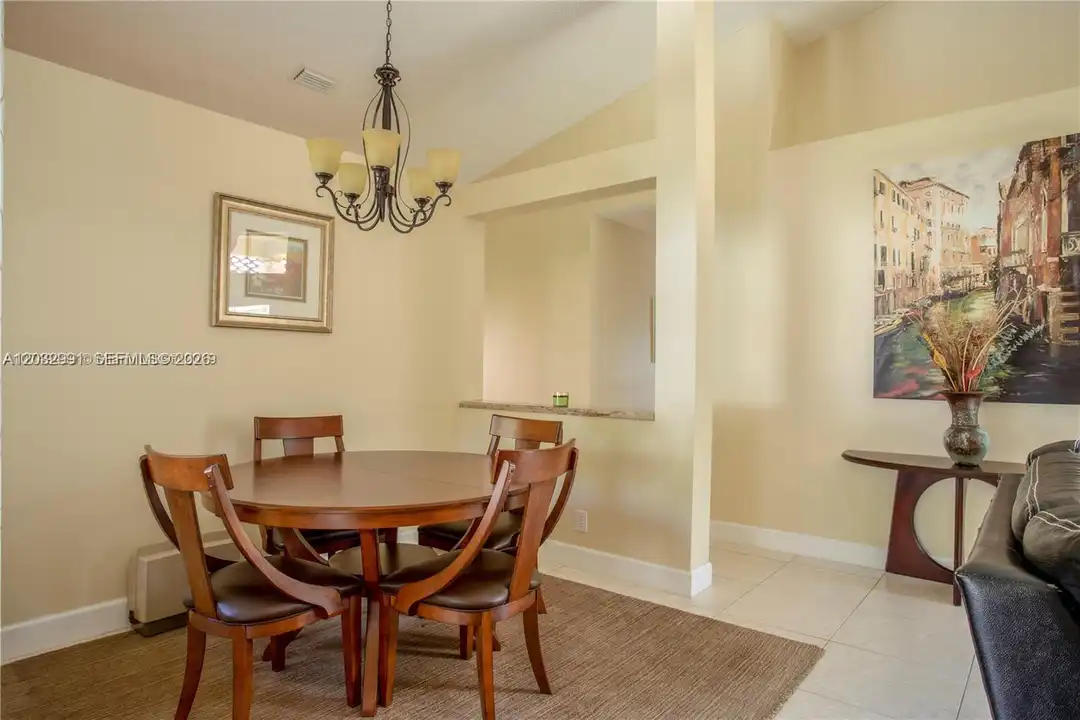 614 Stanton Ln - More