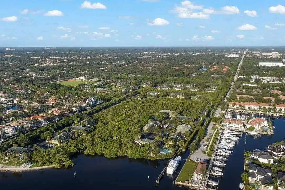 Sanctuary Cove Apartments – photo 1
