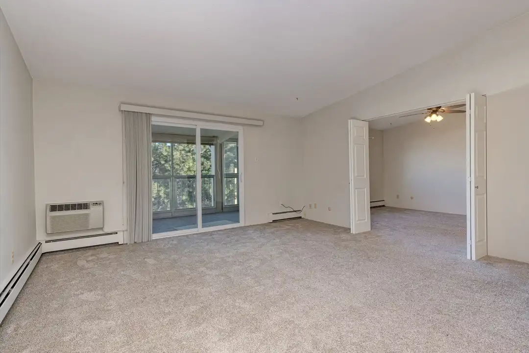 3022 S Wheeling Way - More