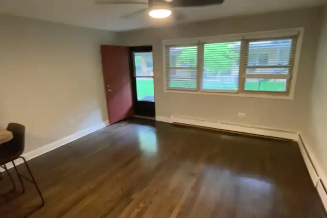 1743 W Bryn Mawr Ave - View 4