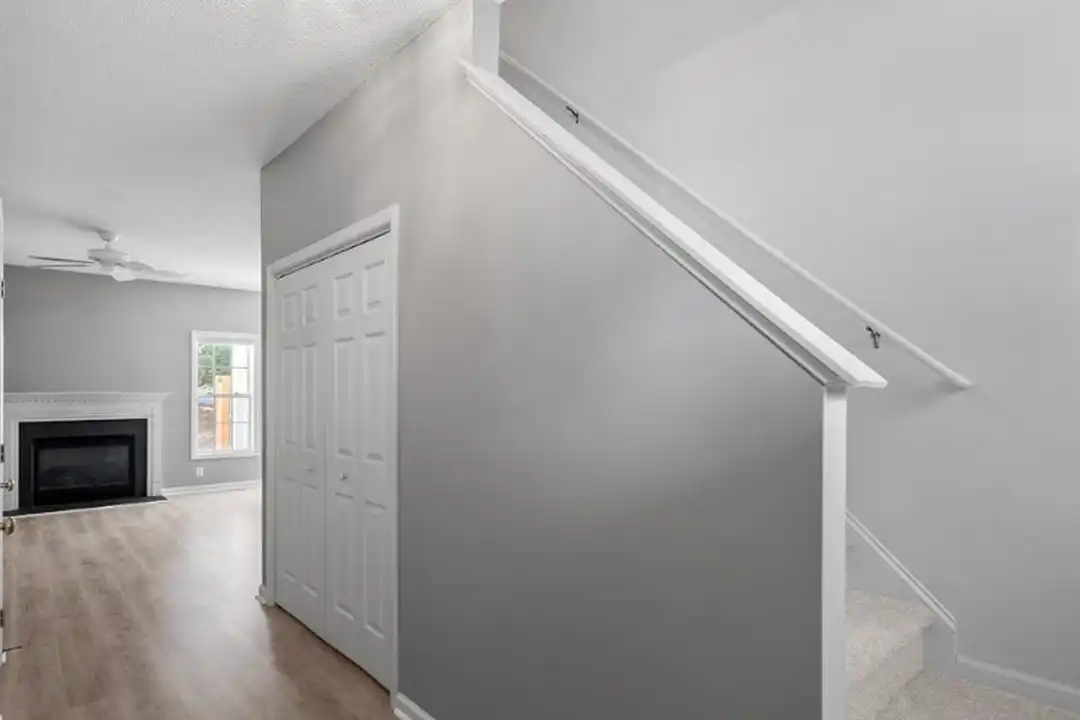 107 Fox Trail Ln - View 3