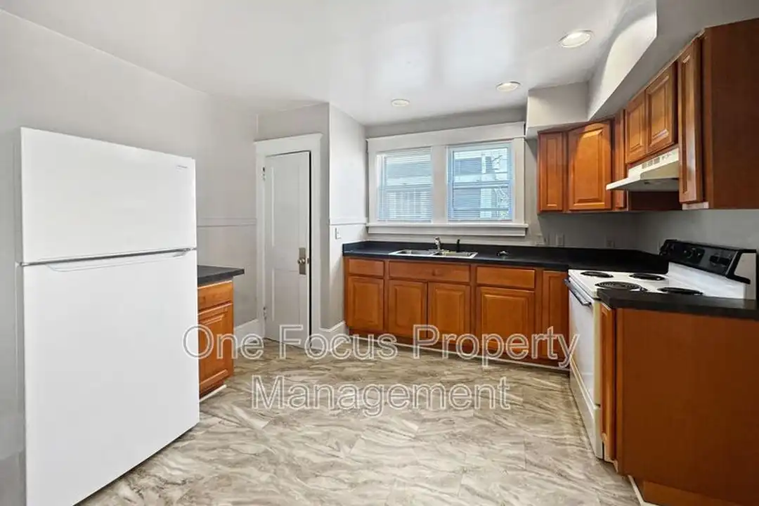 1414 Park Ave - View 2