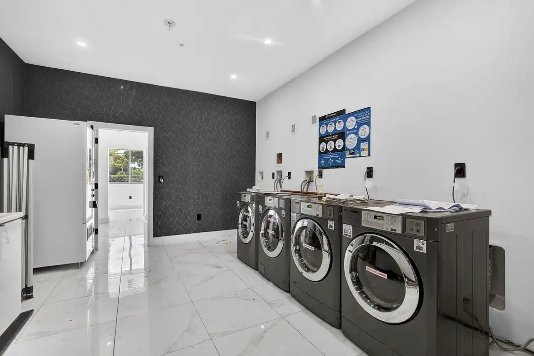 324 20th St – photo 1