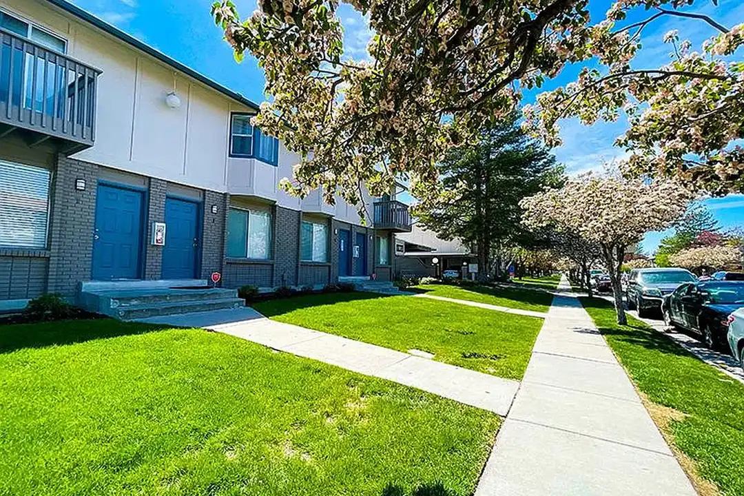 Aspen Cove Townhomes – photo 1
