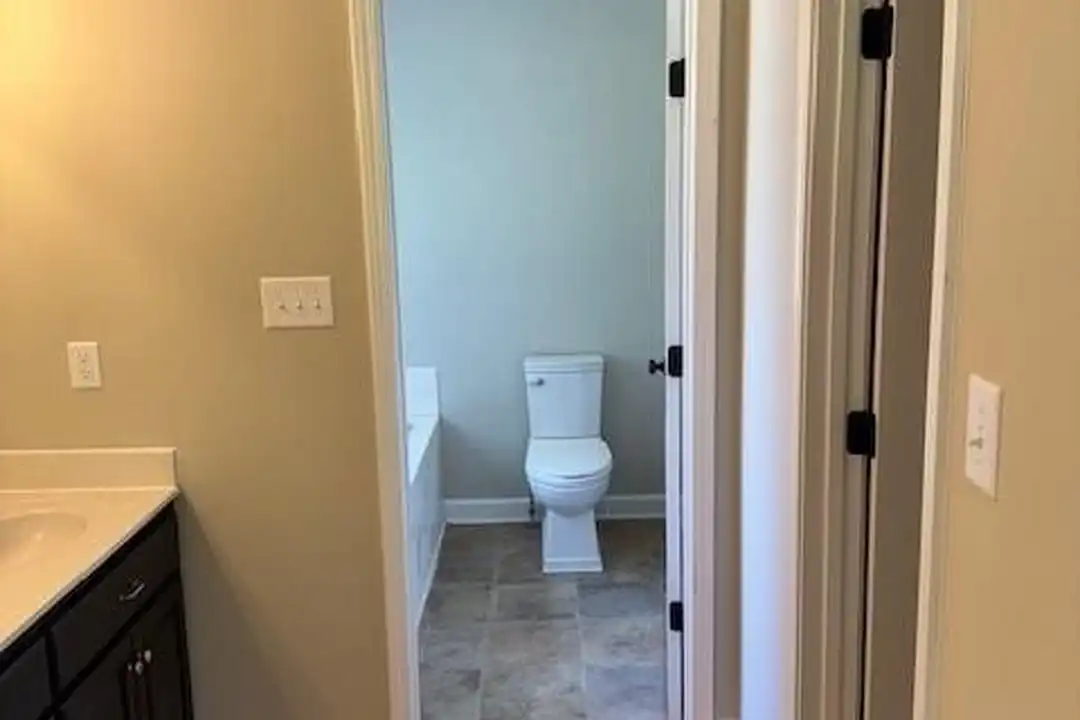 186 Chesterfield Dr - View 5