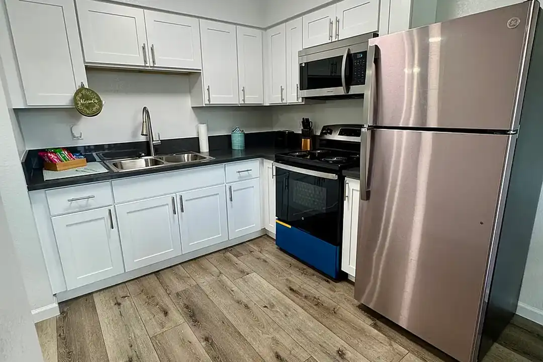 Maple Palace Luxury Apartments – photo 1