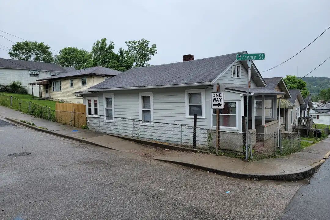 920 Hendrix Ave - View 2