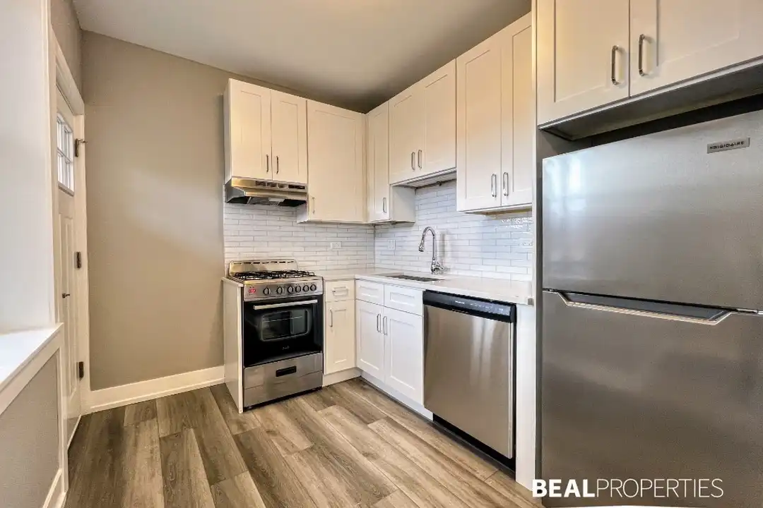 3943 N Janssen Ave unit N1 - View 6