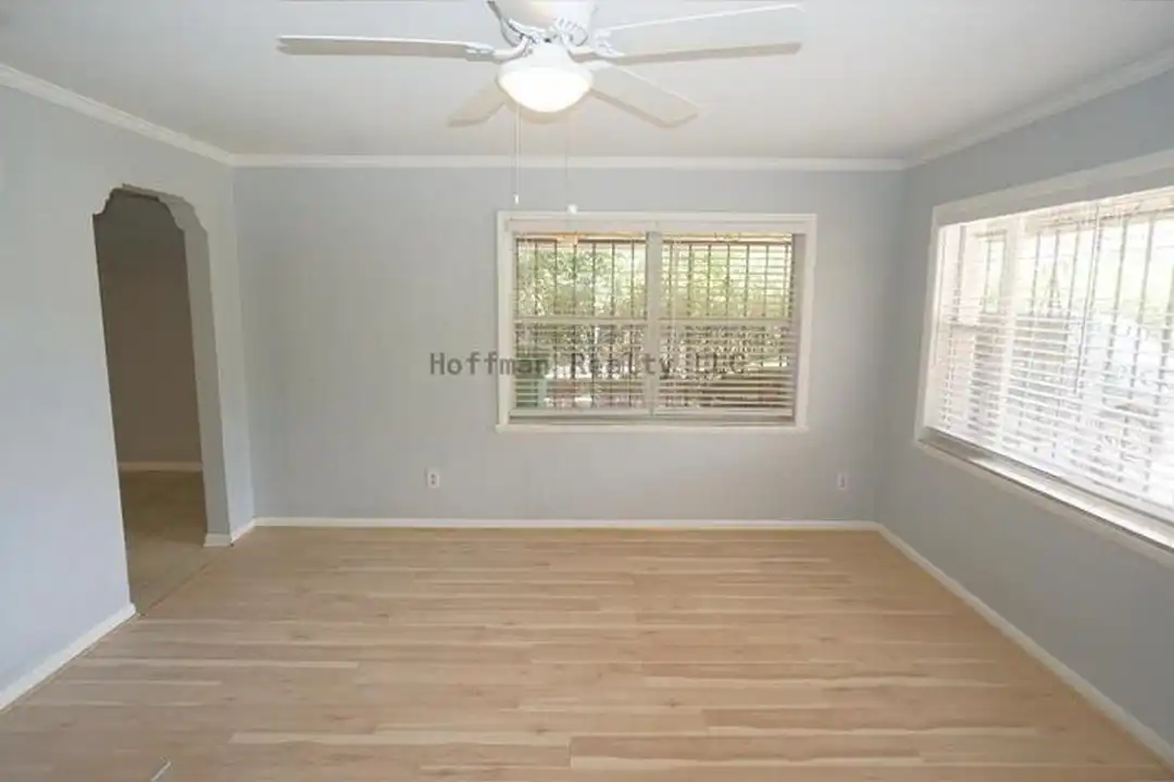 207 N Gomez Ave – pohled 3