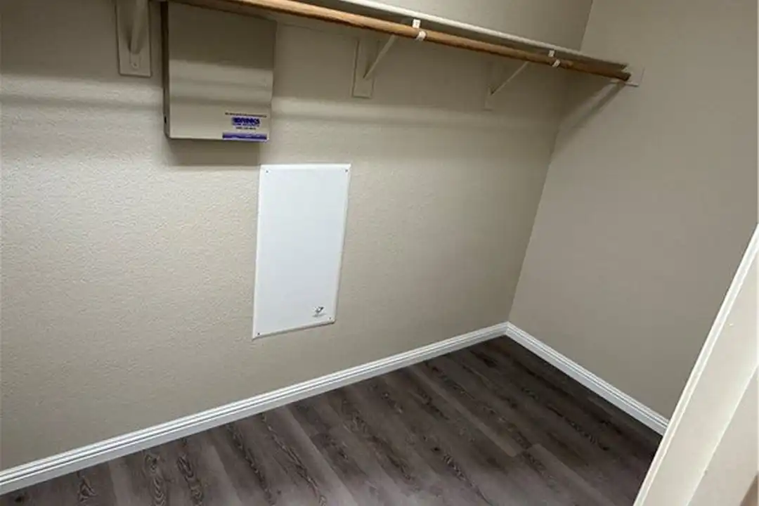 10580 Calico Pines Ave - More